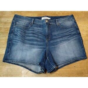 Women's Torrid Jean Shorts Size 22 Blue First At Fit Medium Wash Stretch Denim